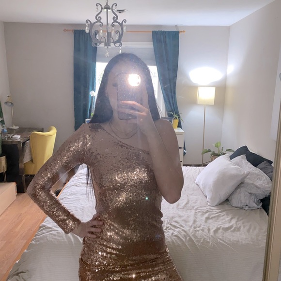 ⭐️ FASHION NOVA “Fiona sequin dress” BRAND NEW ⭐️ - Picture 2 of 3